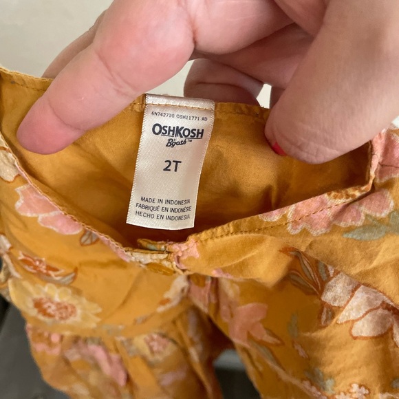 OshKosh B'gosh girls floral Yellow and Pink Flutter Sleeve Sundress size 2T - Picture 6 of 6